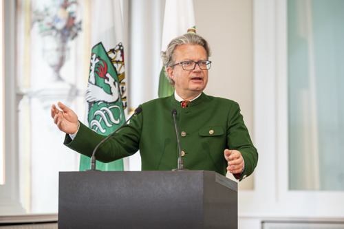 LH Christopher Drexler spricht die Eröffnungsrede